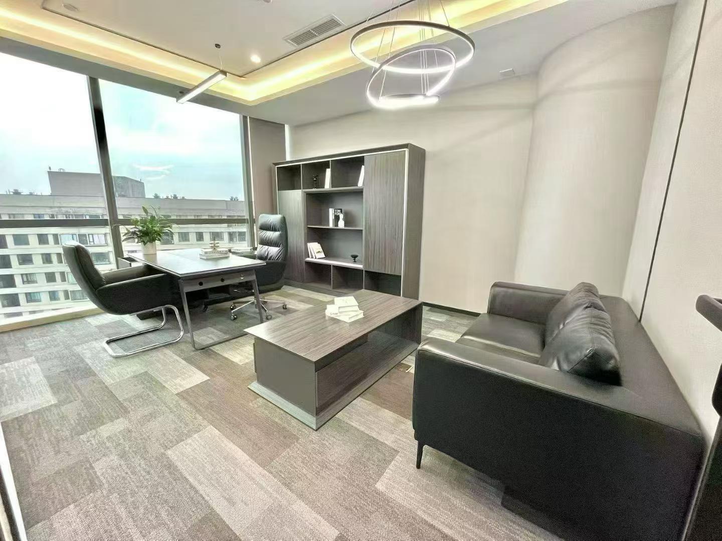 5号线大源版块 服务面积239平 3隔间20工位 价格含家具 甲写优质房源 复城国际办公室出租