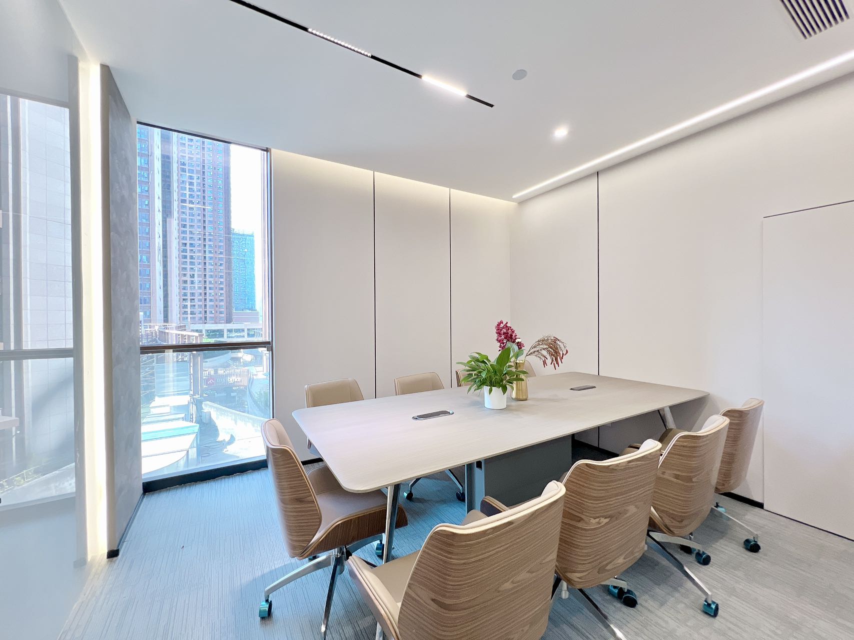 世纪城地铁口甲级楼盘 特价出租 158平方4隔间10工位带储物间 精装带家具 东方希望天祥办公室出租