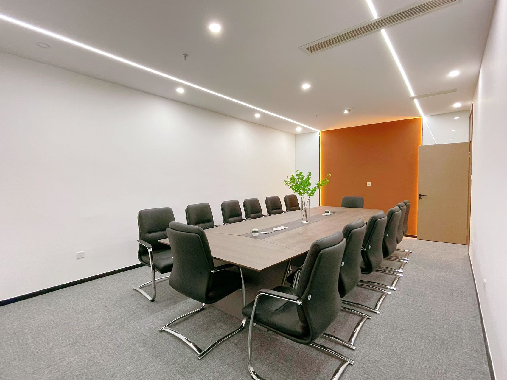 金融城誉峰国际精装现房 386平方 7隔间48工位 双面采光 24小时空调 办公室出租