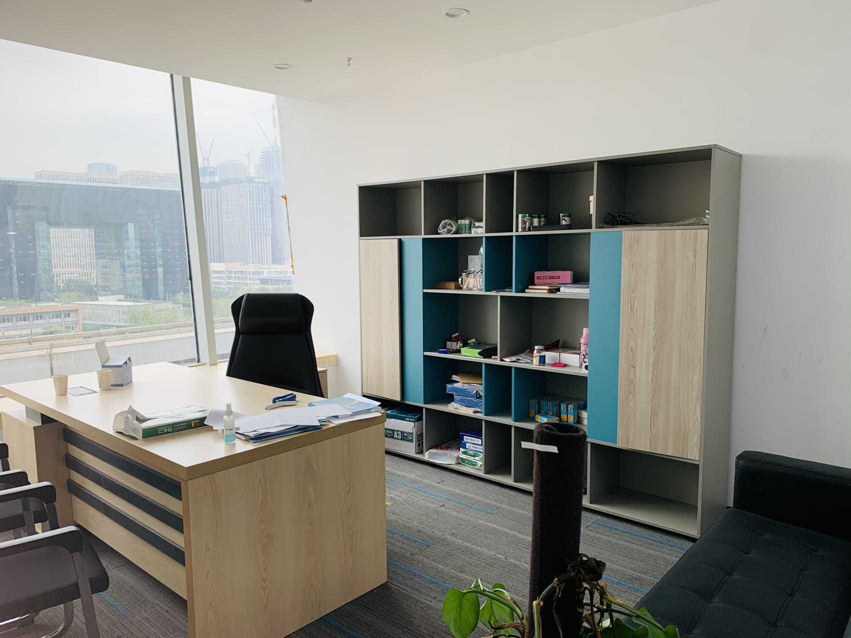 含物业 高新区新世纪环球中心小面积办公室精装带家具 地铁口房源采光好