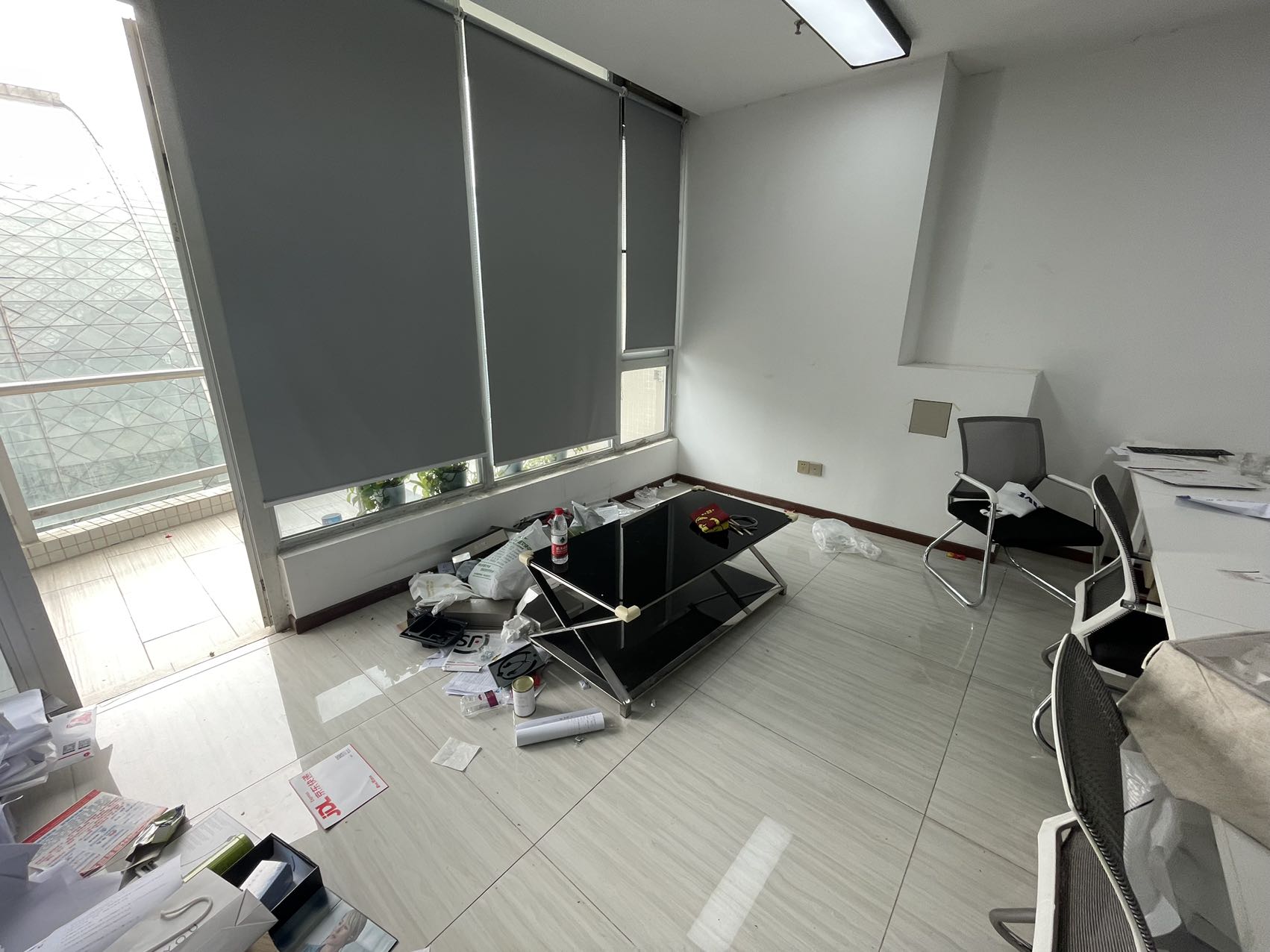 高新区环球中心129平精装办公室带家具 户型方正 采光通透 含物业