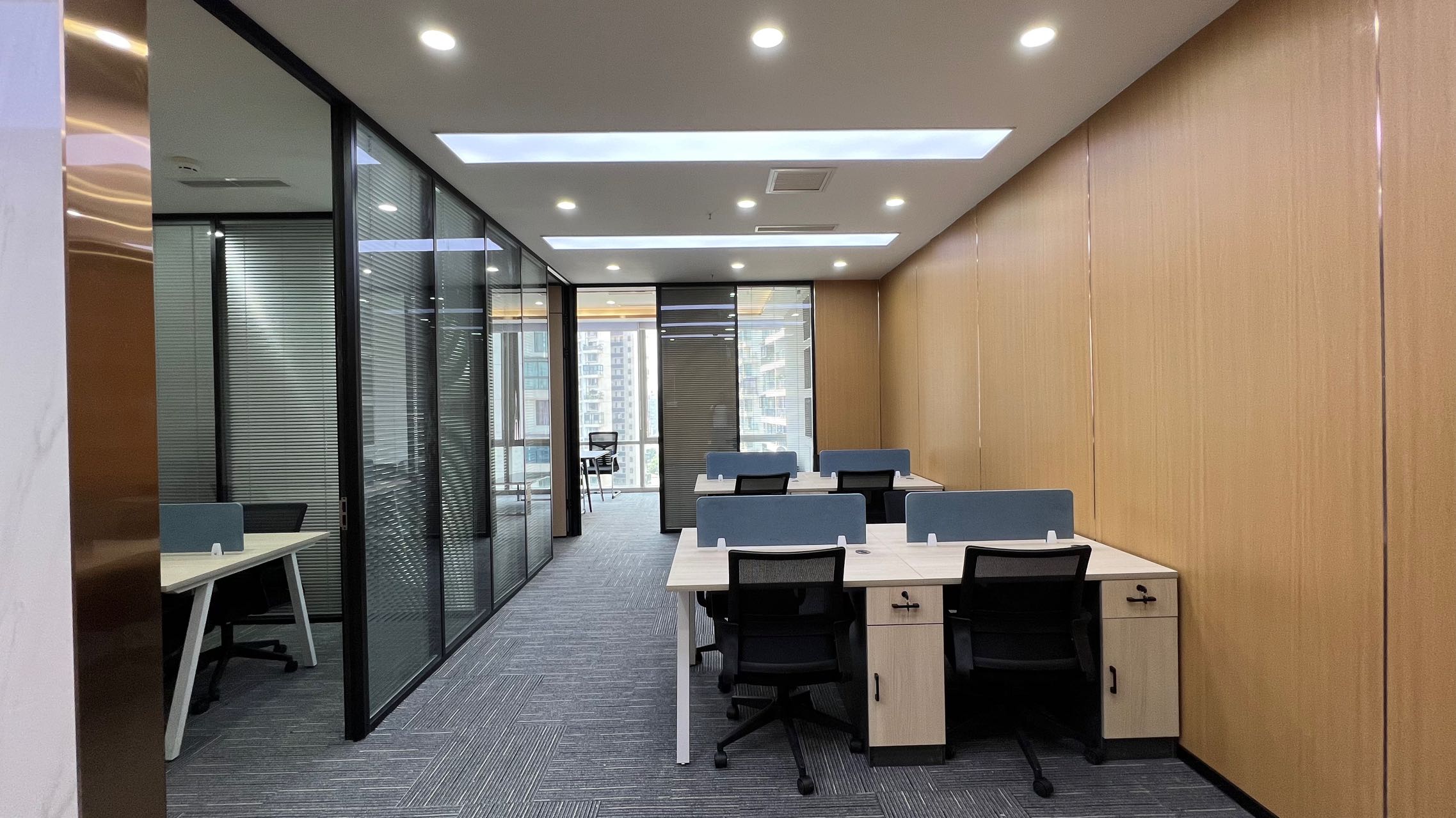 市中心地铁口 东门大桥地铁口 3隔间12工位 按套出租含物业费 带家具 时代1号办公室出租