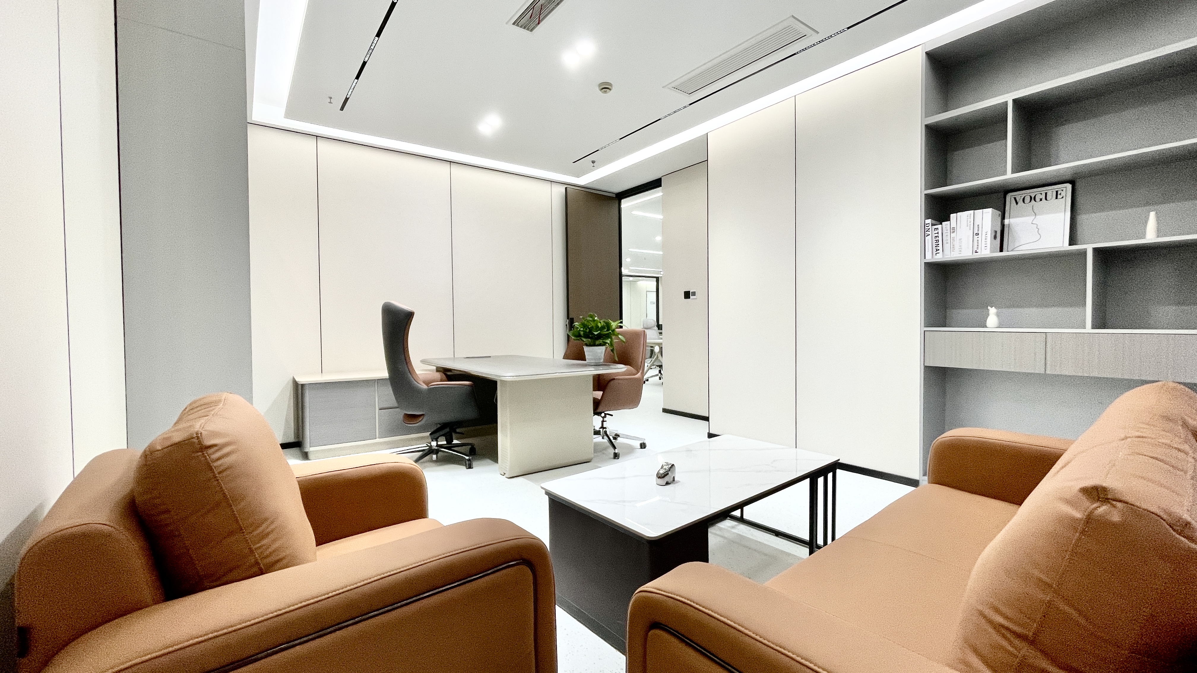 5号线市一医院地铁四五百米 整层打造24小时空调 279平 4隔间28工位 精装带家具 天府新谷办公室出租