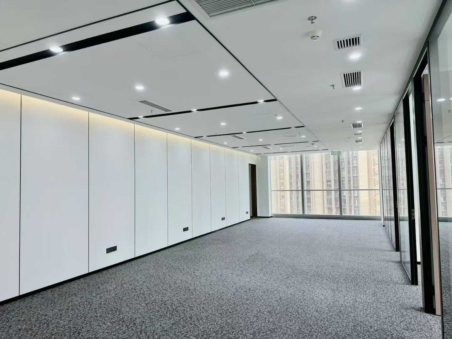 攀成钢版块 东大路地铁两三百米甲写 289平方 双面采光 户型方正 采光巴适 光环中心办公室出租