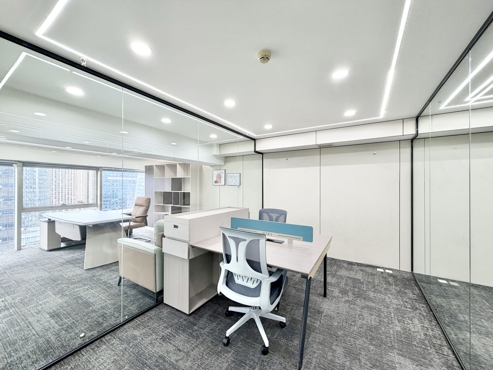 天府三街高性价比 利用率高 建面140左右  实得280左右 5隔间30工位 含物业费 福年广场办公室出租