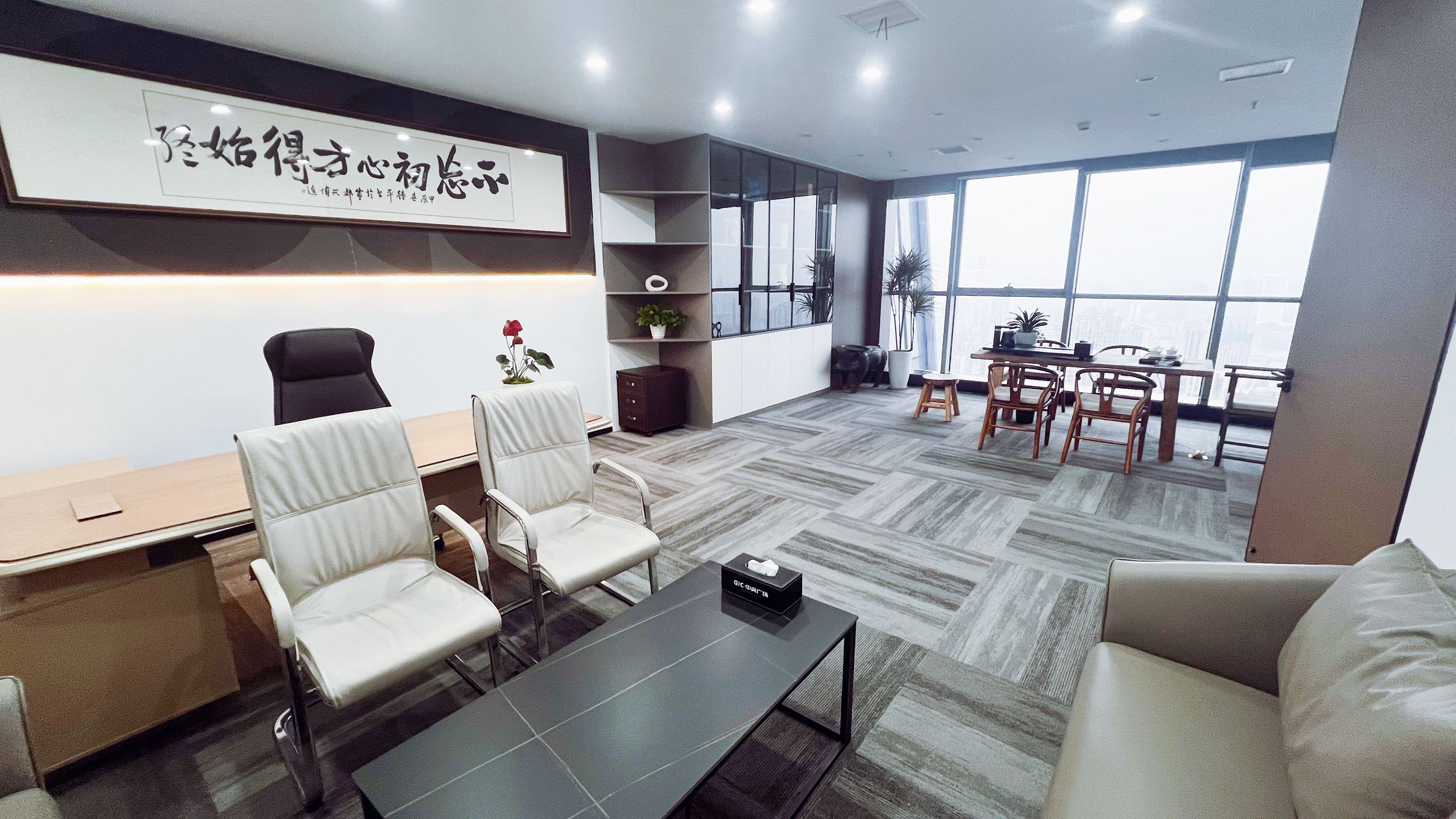 理工大学地铁口大面积 498平方 7隔间28工位  超大老板间 高区视野巴适 电梯口 无加时费 招商城市主场办公室出租