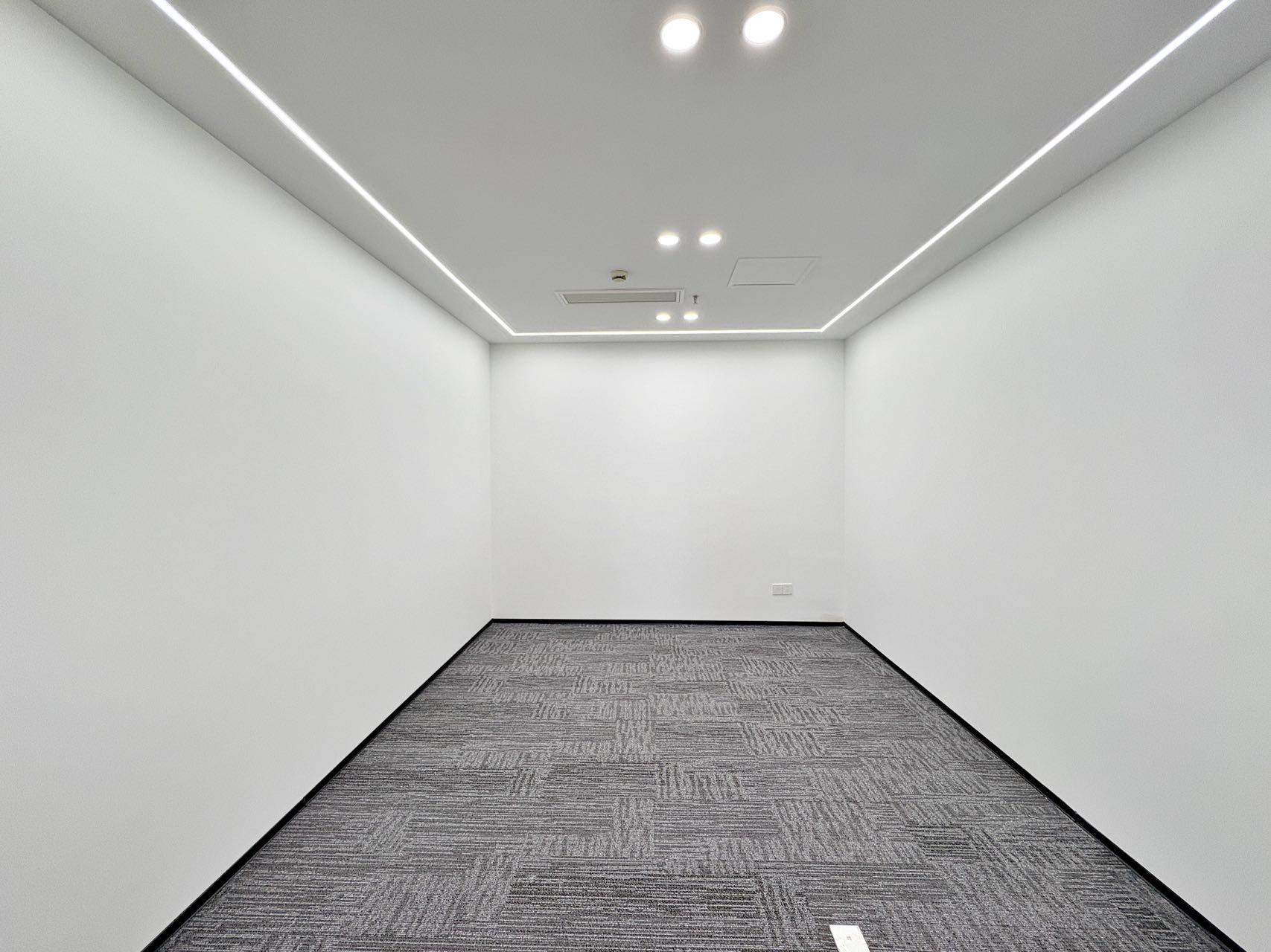 春熙路/东门大桥地铁几百米 139平方 3隔间16工位 高区采光巴适 市中心喜年广场办公室出租