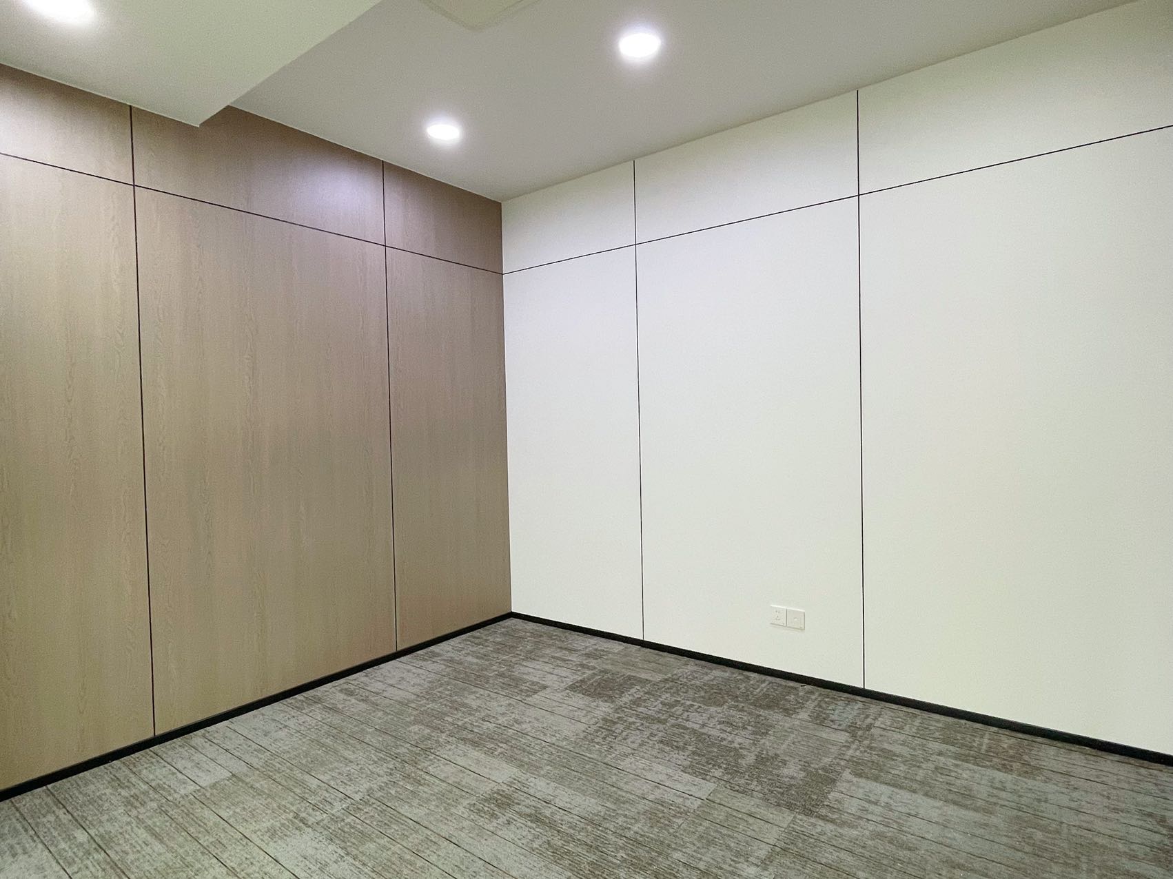 金融城经典小户型 3隔间12工位无加时费 特价12800元含物业费含家具 核心地段 誉峰国际办公室出租