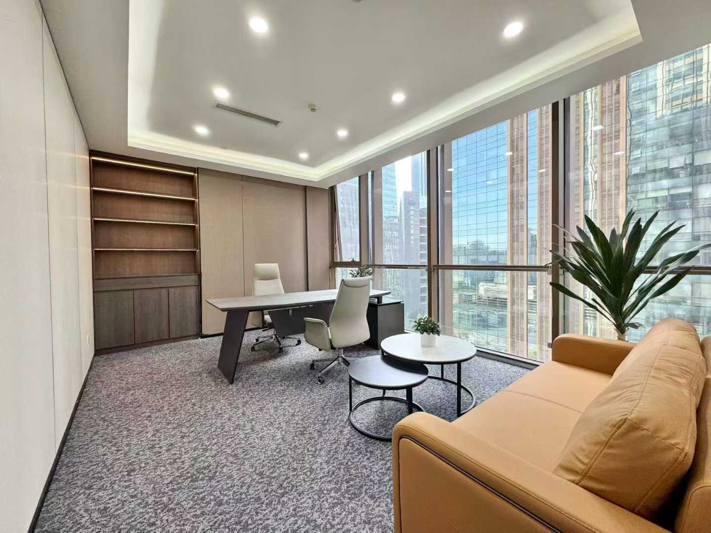 高新区世纪城地铁口 服务面积380平 7隔间 32工位 双面彩钢 特价出租 视野巴适 东方希望天祥办公室出租