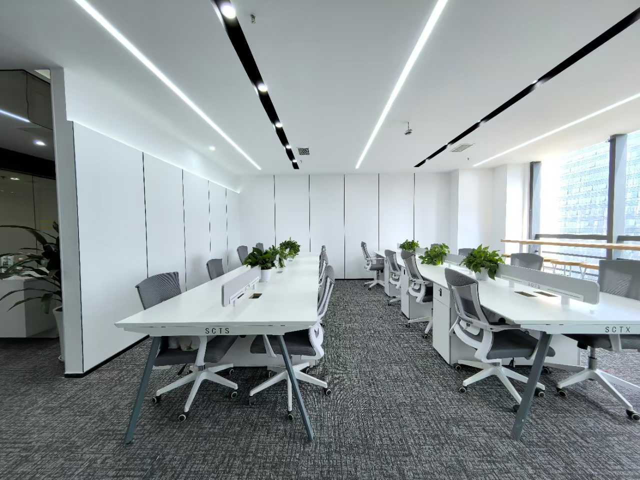 世纪城正对电梯口小户型 按套出租 3隔间18工位 报价含物业费 带家具可调整 蜀都中心办公室出租