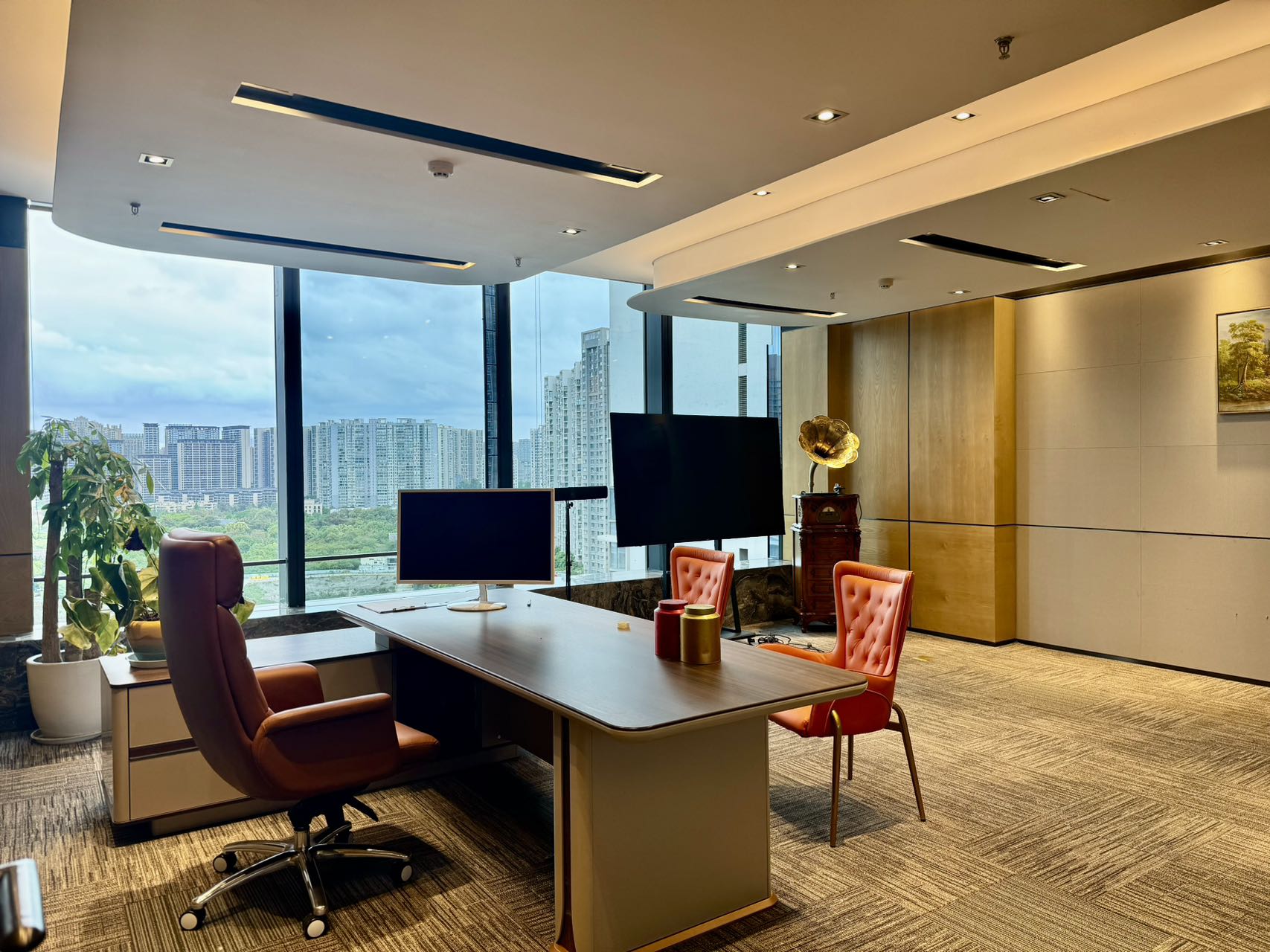 攀成钢超甲 品质装修 仅此一套 607平方 4隔间60工位带休息区 奢华前台 品质与形象的完美结合 环球都汇广场办公室出租