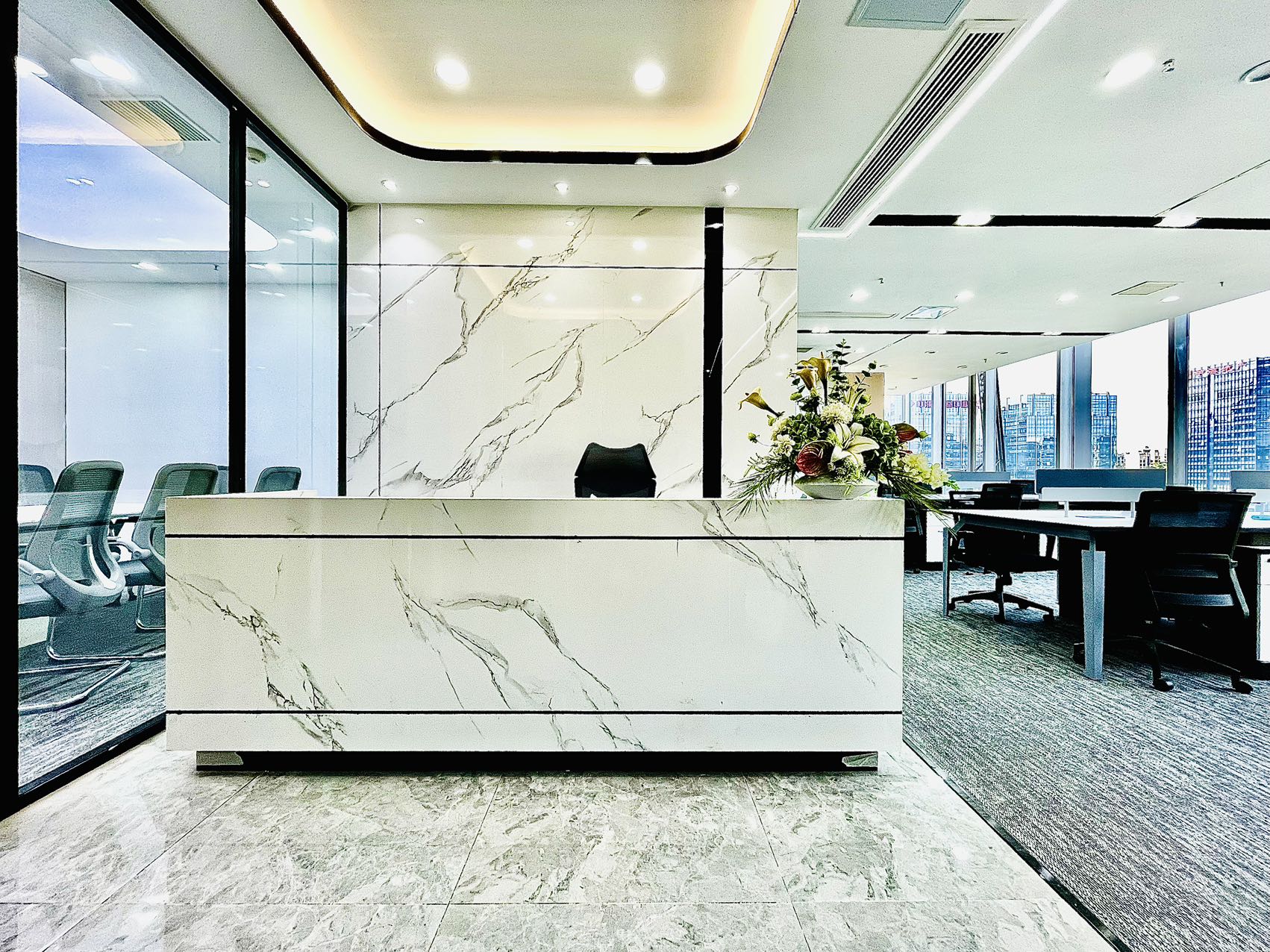 金融城甲级写字楼 按套出租 4隔间24工位 视野绝佳 稀缺户型 含物业费 中航国际办公室出租