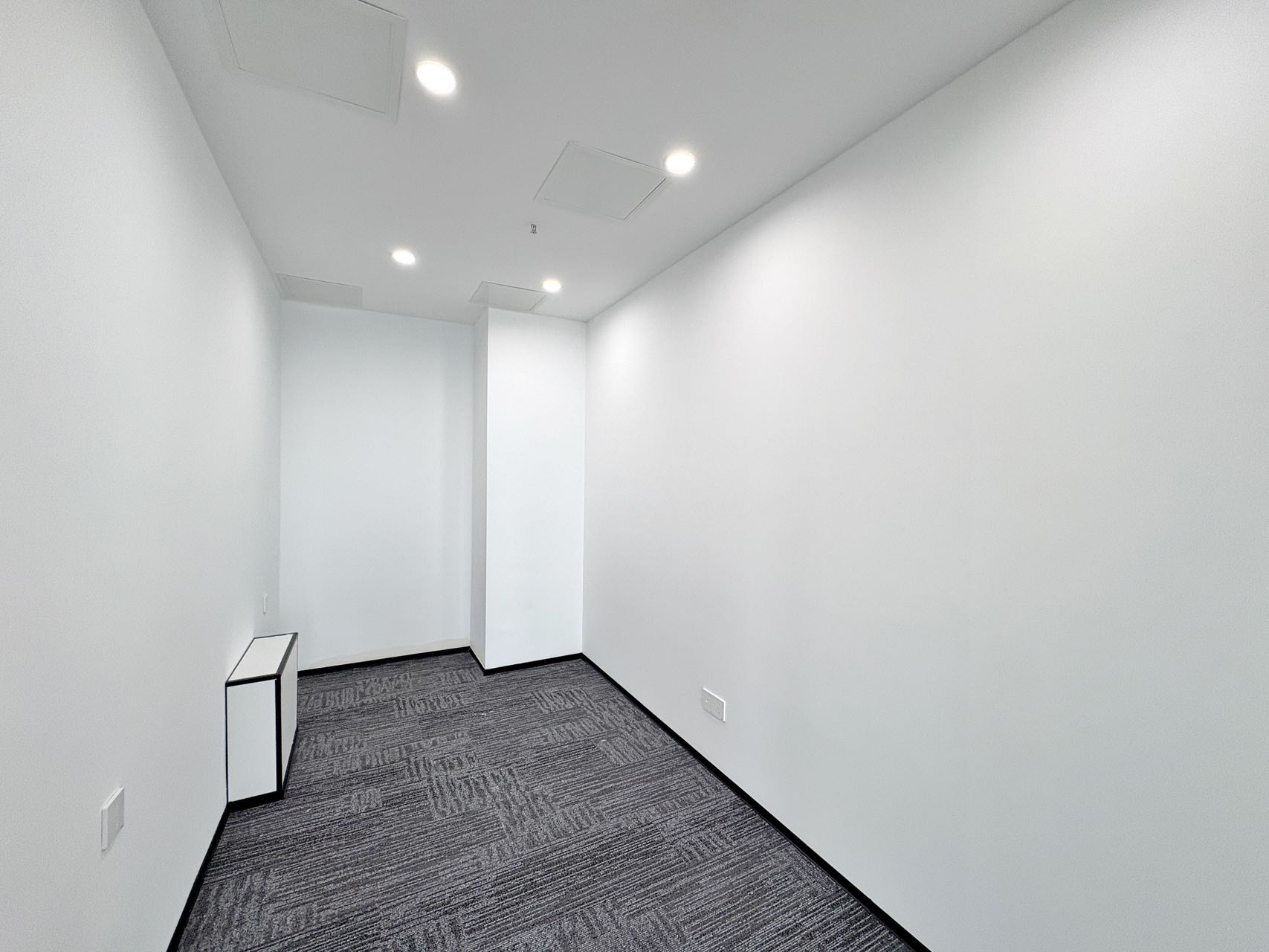 春熙路/东门大桥地铁几百米 139平方 3隔间16工位 高区采光巴适 市中心喜年广场办公室出租