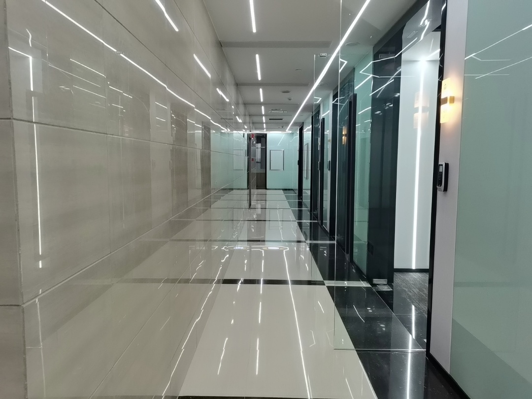 龙泉驿区豫光中心精装158平办公室全新带家具出租 户型方正 采光优秀