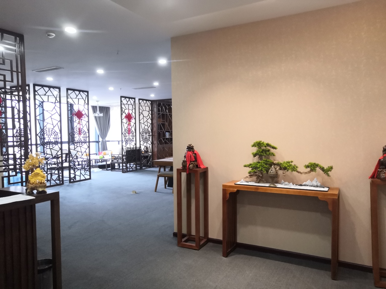 中式风格 高新区金融城楚峰国际中心251平精装办公室带家具|高新区写字楼|高新区办公室|租小团