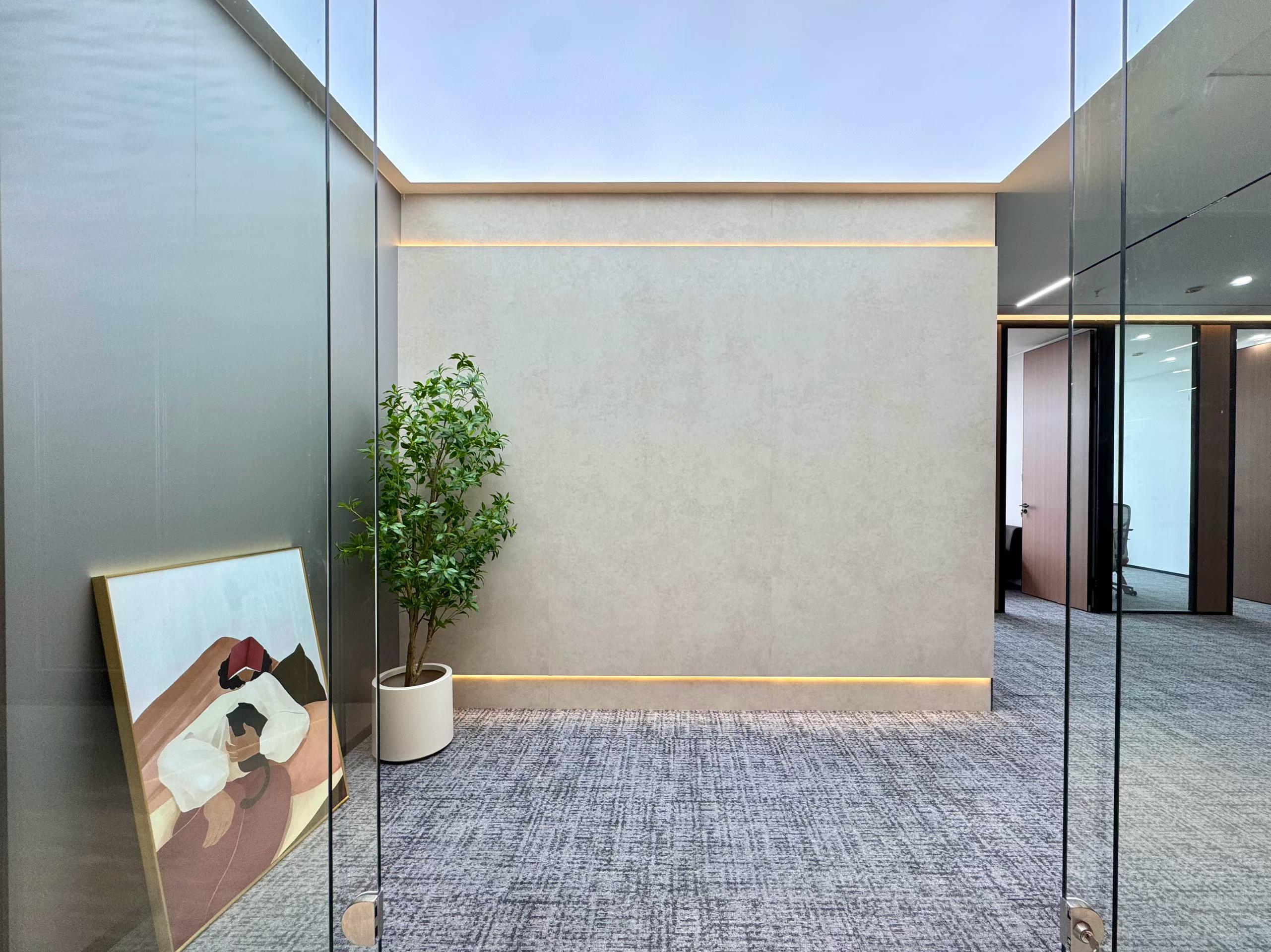 北一环花牌坊地铁口 249平 5隔间24工位 大老板间 方正利用率高  电梯口 带家具 新金泰大厦办公室出租