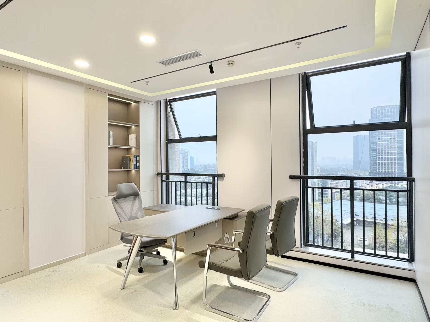 6号线金石路地铁口 整层打造 315平方 5隔间32工位 24小时空调 地铁口 新希望中鼎办公室出租