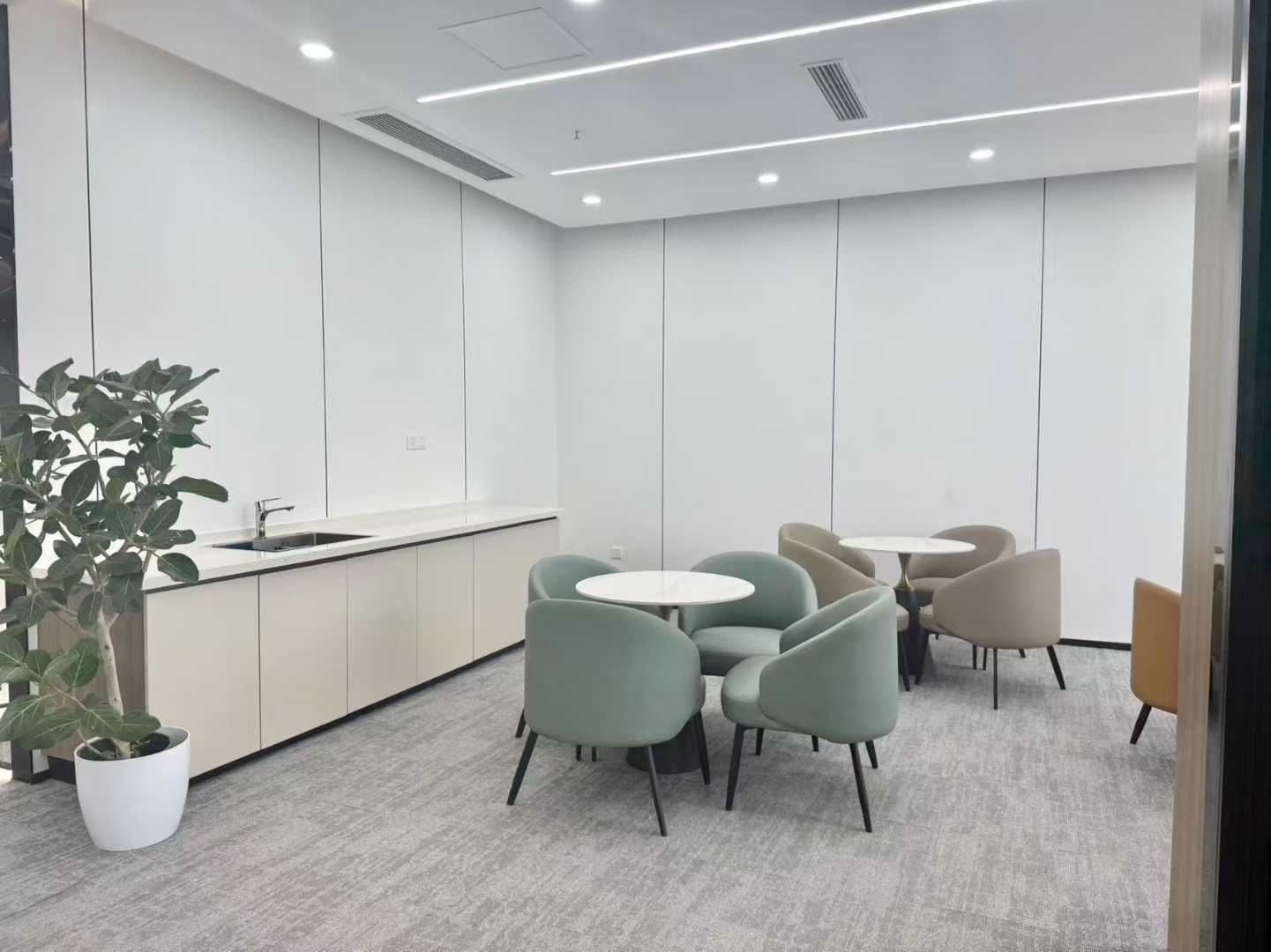 紧邻金融城 大面积户型 982平方 10隔间110工位 正对电梯口 已通上下水 嘉煜金融科技中心办公室出租