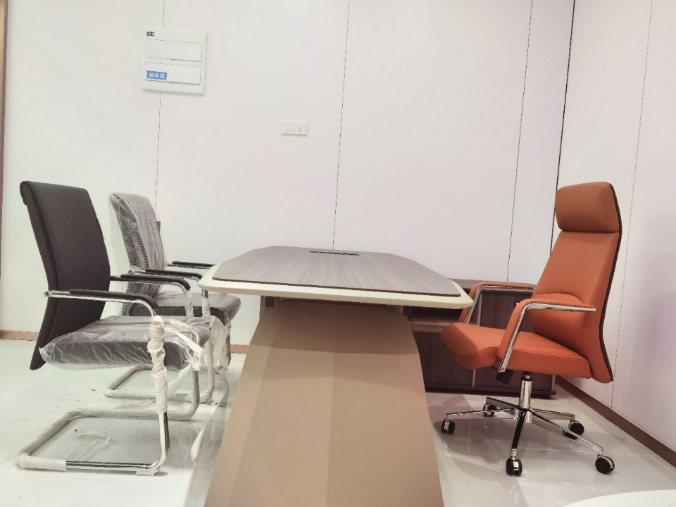 东大路甲级品质楼盘 158平方 4隔间18工位带前台 高档家具 落地窗视野开阔 光环中心办公室出租