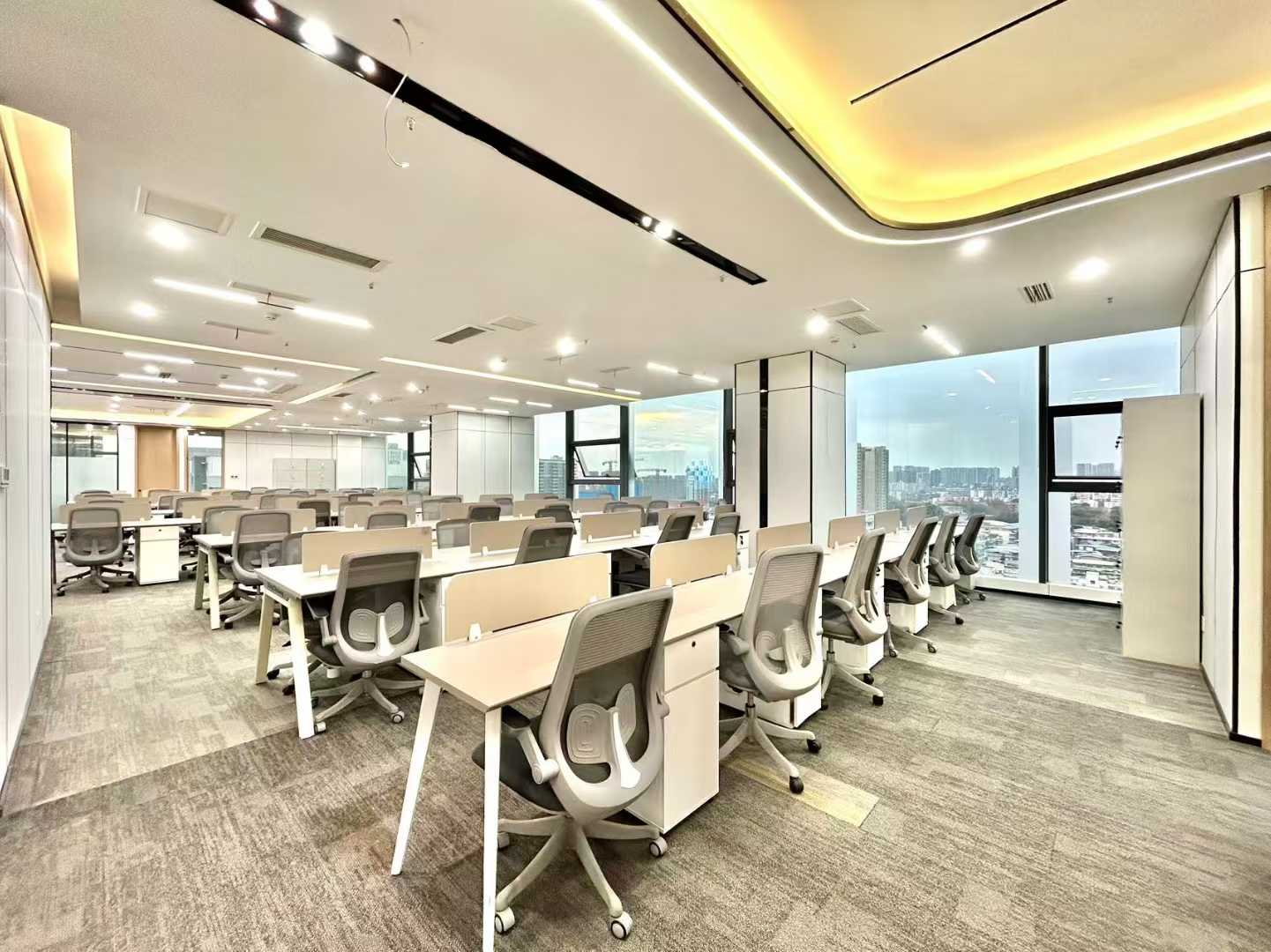 西二环精装大面积 1198平方 9隔间80工位 精装带家具 双面采光 大老板间 工位多 蓝润摩里中心办公室出租