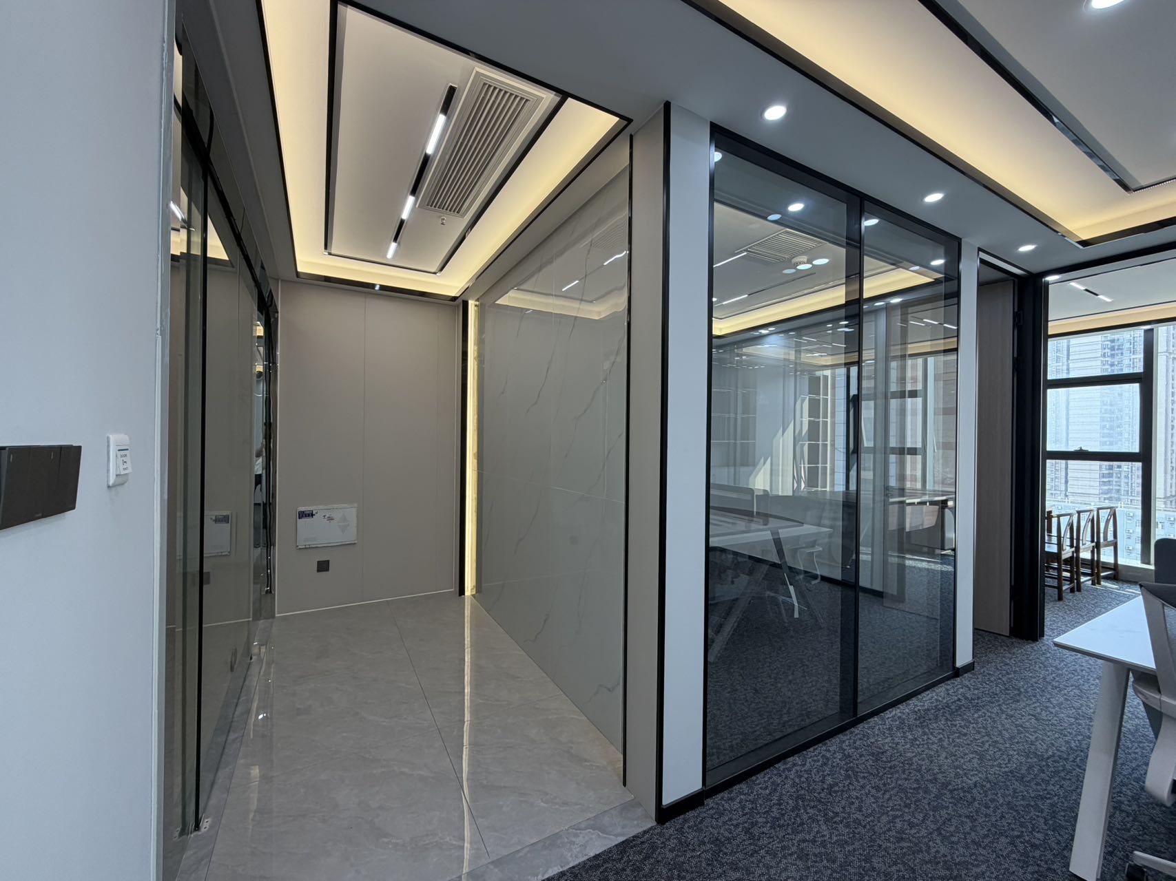 （成华区）建设北路地铁几百米 优质小面积 2隔间6-9工位 精装带家具 含物业费 钻石广场办公室出租