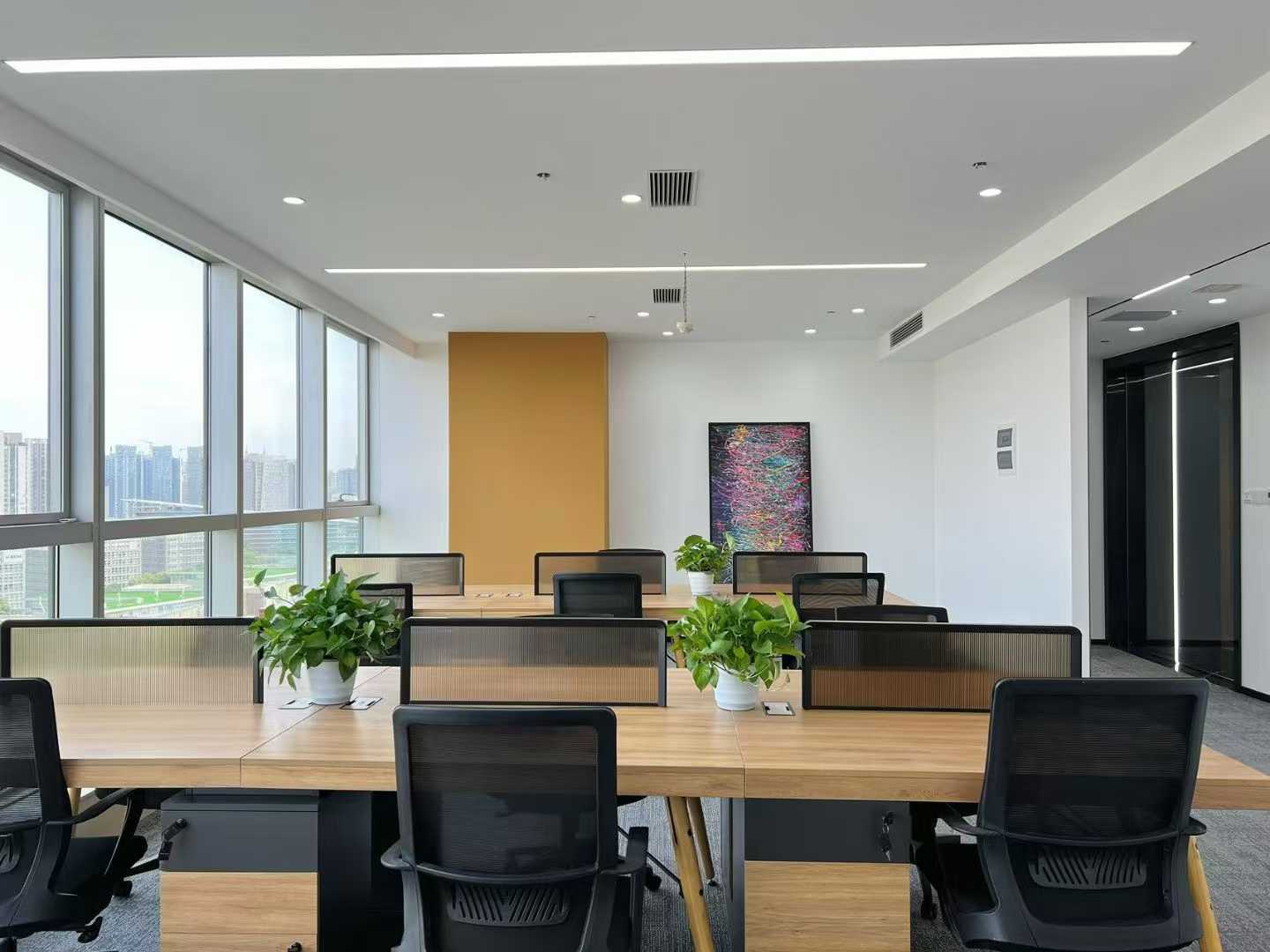 高新区天府三街地铁口 225平 3隔间14工位带独立卫生间 采光面大 24小时空调 希顿国际办公室出租