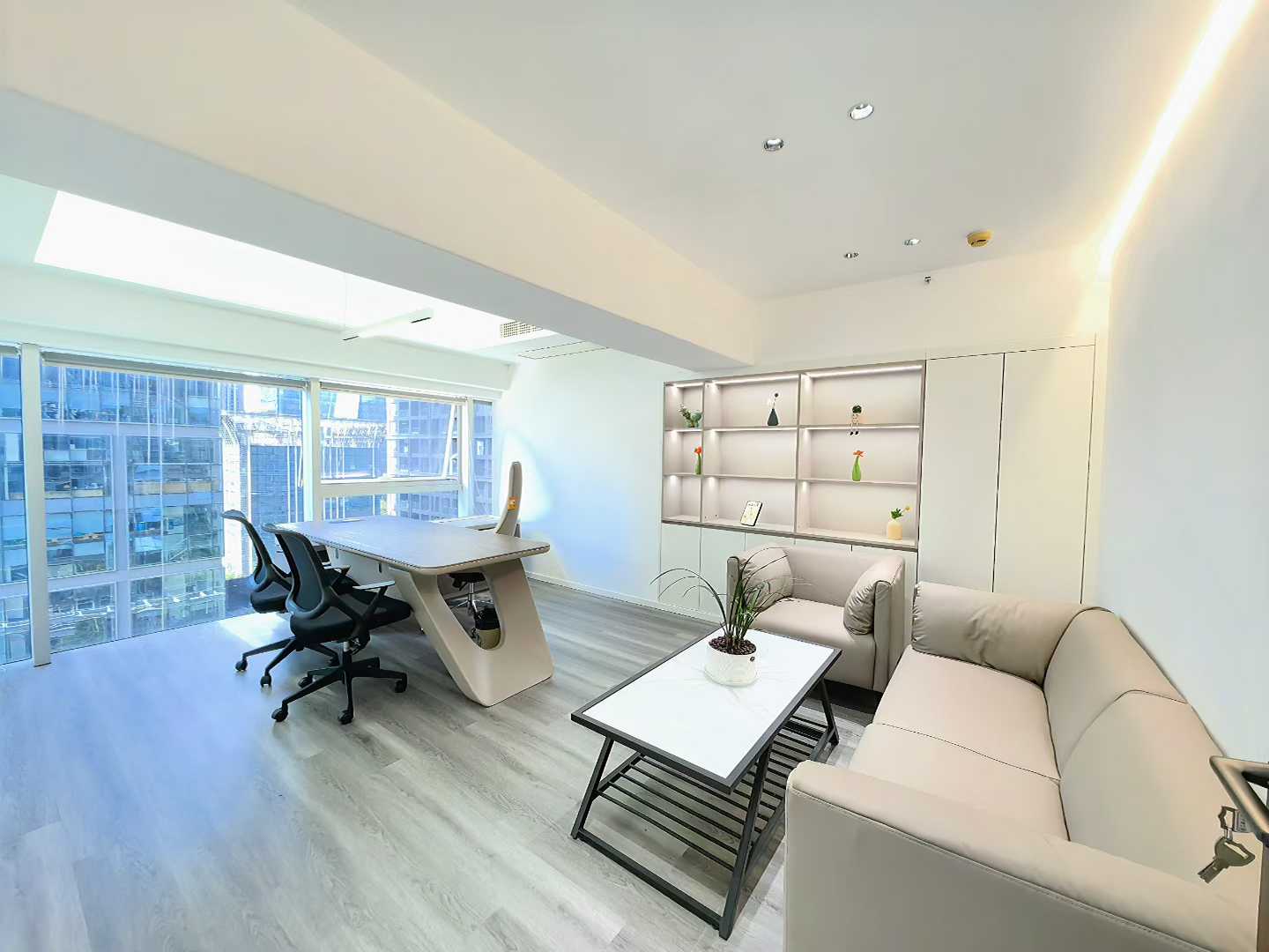 天府三街跃层无加时费楼盘 纯写字楼 建筑140平 使用280平 5隔间30工位 带卫生间 福年广场办公室出租