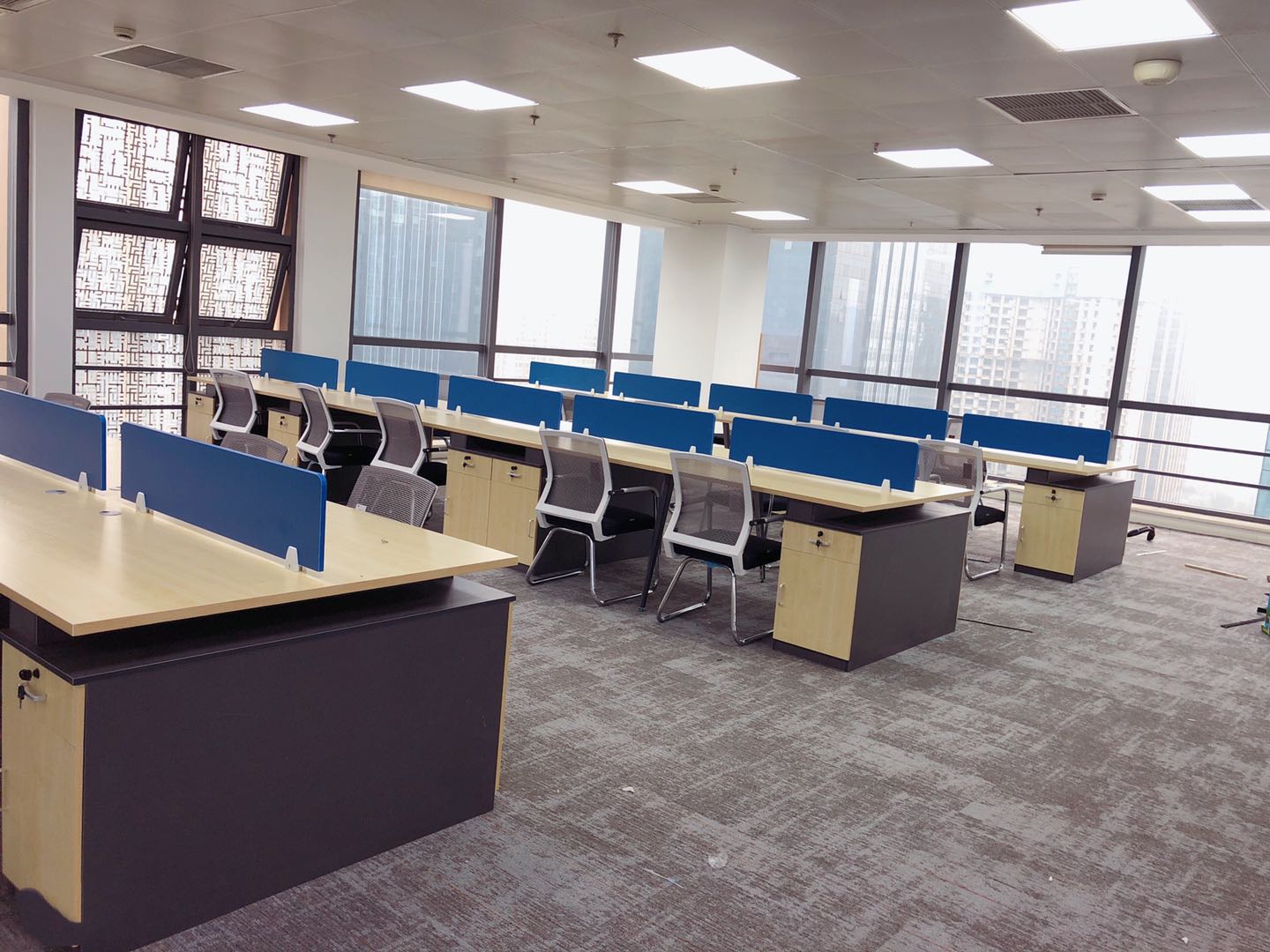 高新区世纪城地铁口蜀都中心精装315平办公室出租 户型方正