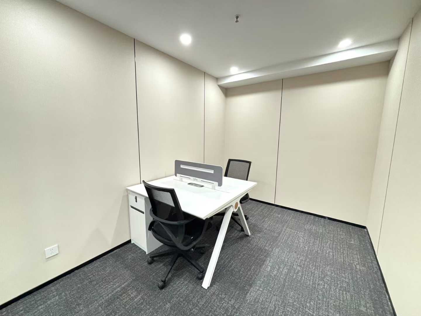 世纪城地铁口甲级楼宇 前台跳高大气 跃层319平 6隔间30工位 高区视野巴适 整层打造 东方希望天祥办公室出租