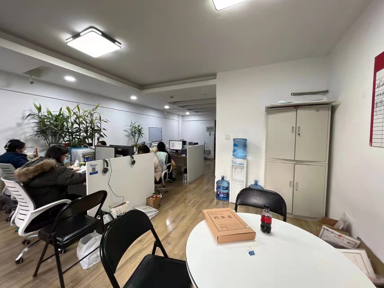 创业首选 高新区地铁口天府新谷精装63平小面积办公室
