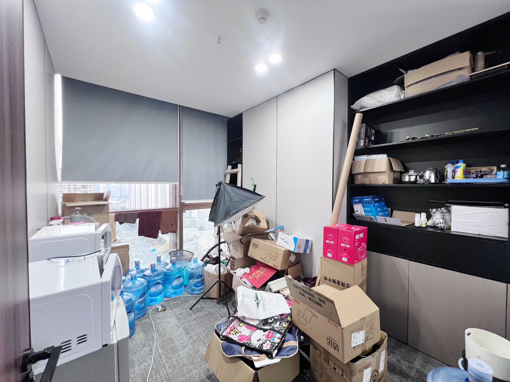 高新区世纪城地铁口 套租 7隔间30工位 东南双面采光 楼王户型 视野巴适 超大隔间 东方希望天祥办公室出租