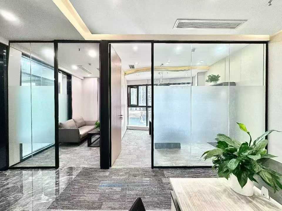 成华区龙潭寺地铁口 创业精选小面积 2隔间6工位 精装带家具 视野巴适 博汇大厦办公室出租