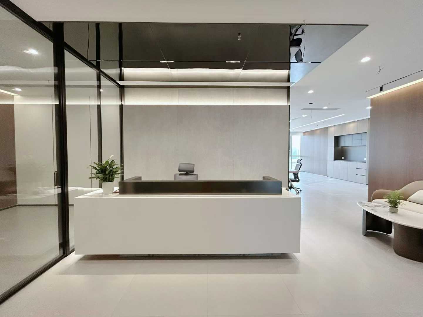 1号线高新地铁四百米 按套出租 7隔间40工位 精装带家具 装修巴适 超大老板间 电梯口 中航城市办公室出租