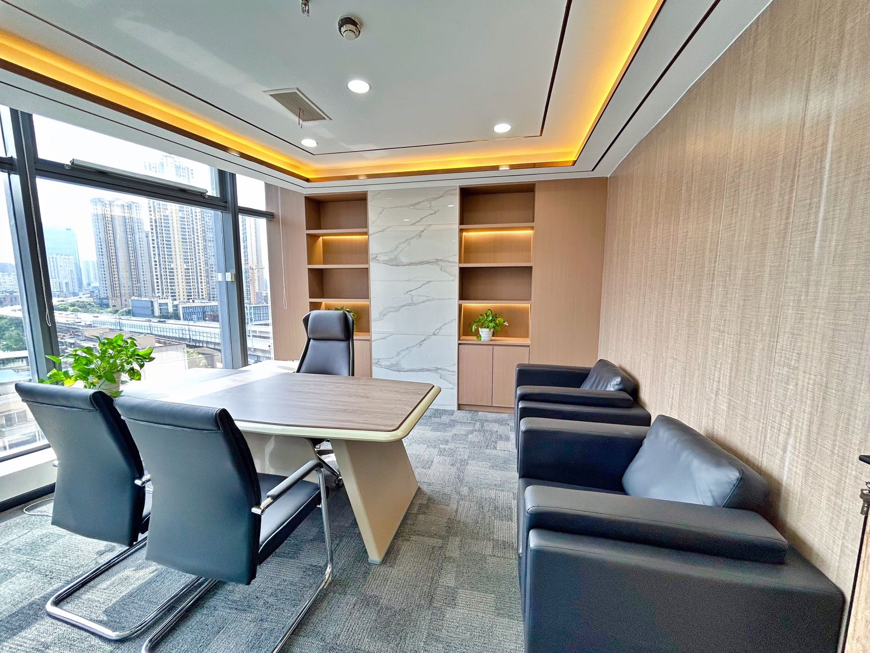 紧邻东郊记忆-杉板桥地铁几百米 136平方 2隔间18工位 视野无遮挡 极品小面积 多弗国际办公室出租