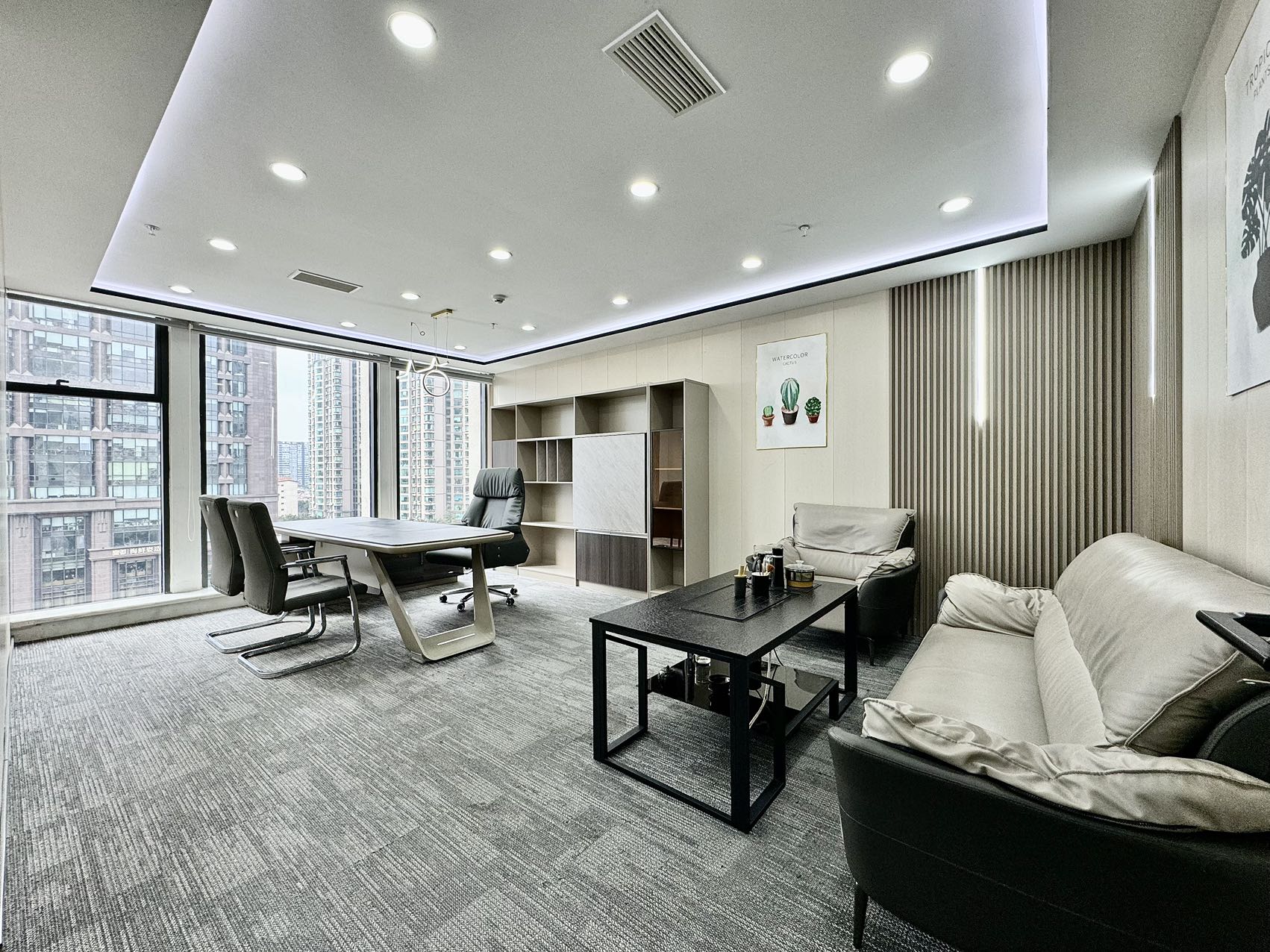 武侯区桐梓林地铁口 409平大面积 7隔间40工位带前台和接待区 户型方正 大老板间 新希望大厦办公室出租