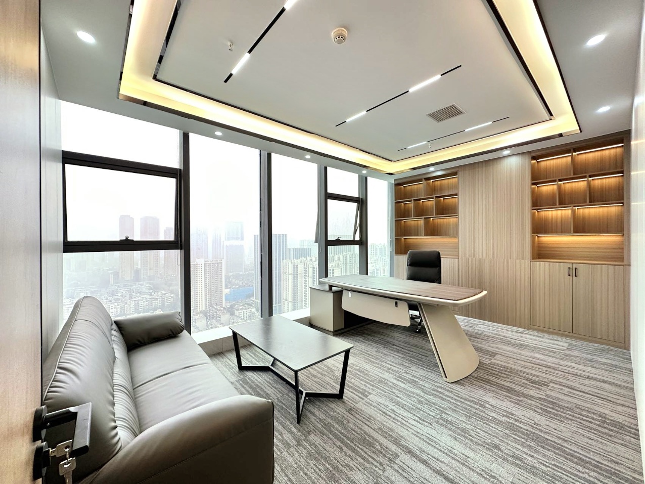 建设路甲级楼盘 按套出租 3隔间16工位 带前台 落地窗 视野巴适 含物业费 万科钻石广场办公室出租