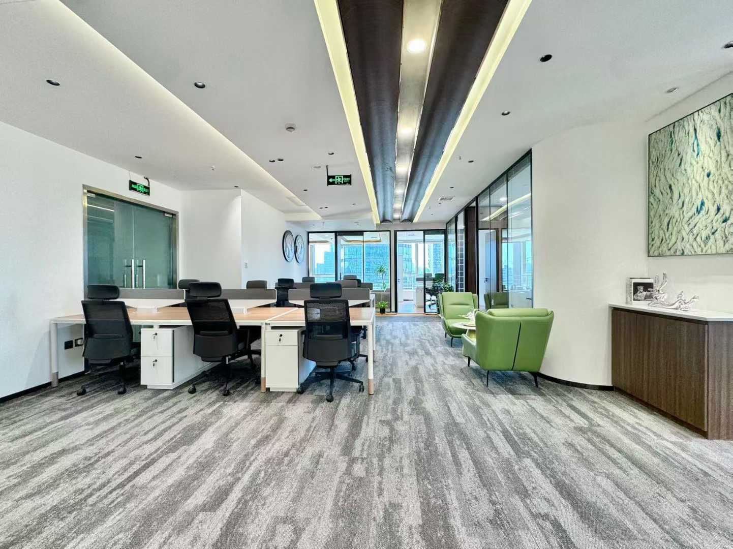 市中心春熙路/东门大桥电梯口精装户型 5隔间22工位带1休息室 装修别致 位置交通方便 喜年广场办公室出租
