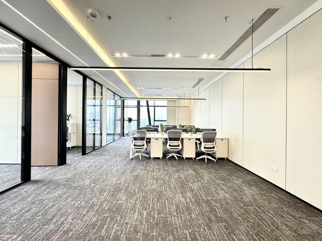 近理工大/东郊记忆 甲级地铁口户型 255平 4隔间22工位 双面采光 24小时空调 装修巴适 龙腾广场办公室出租