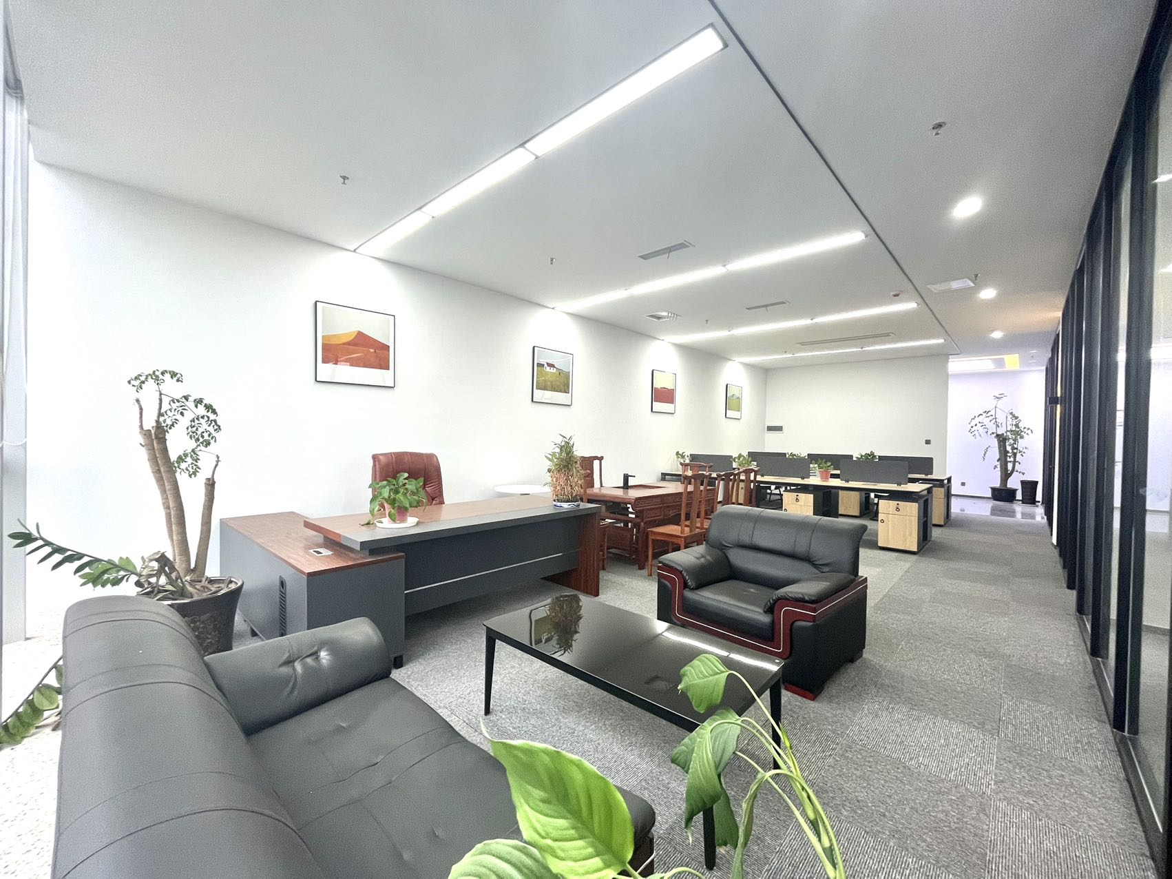 成华区龙潭市呈祥国际大厦精装245平办公室 全新装修带家具 户型方正