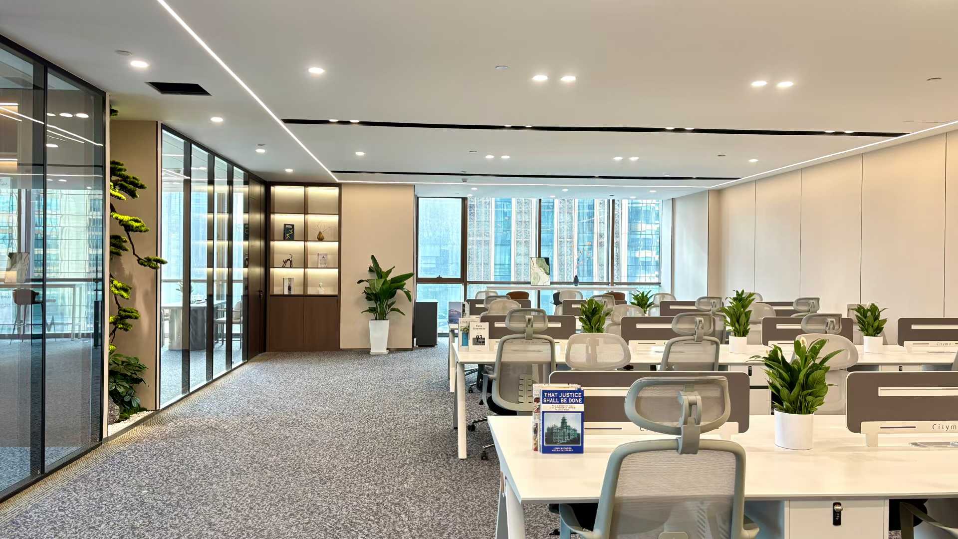 世纪城地铁口甲级楼宇 418平方 5隔间43工位 带大老板间 视野非常安逸 电梯口 东方希望天祥办公室出租