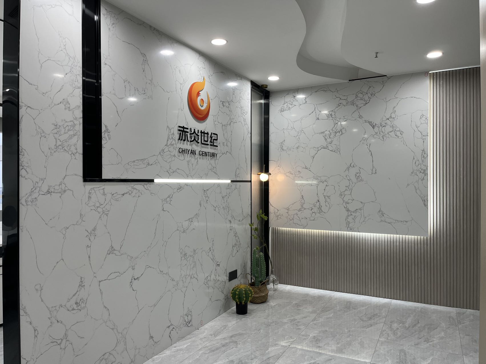 5号线骑龙地铁 套租含物业费 2隔间12工位 视野巴适 稀缺房源 欢迎咨询 美行中心办公室出租