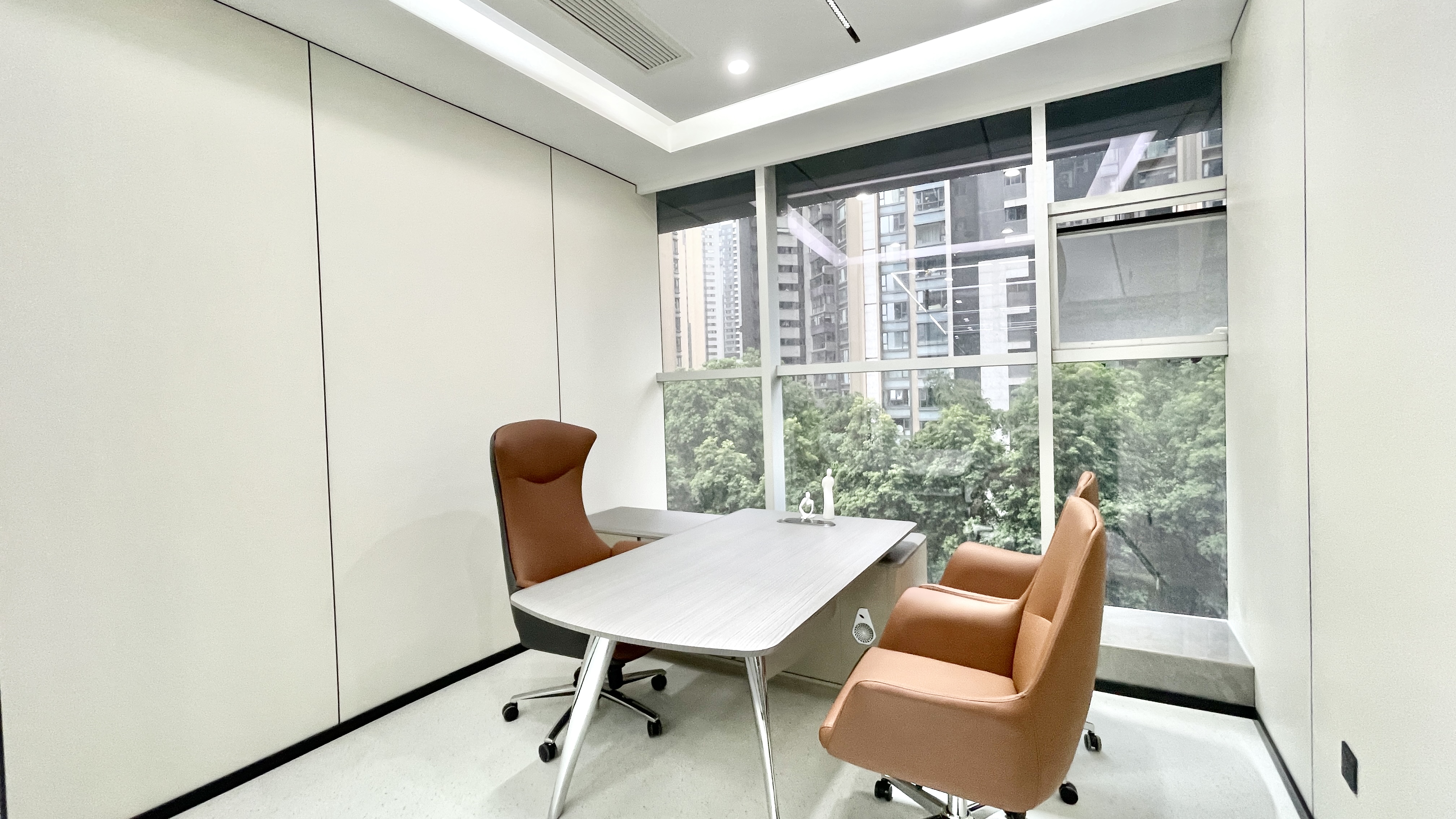 5号线市一医院地铁四五百米 整层打造24小时空调 279平 4隔间28工位 精装带家具 天府新谷办公室出租