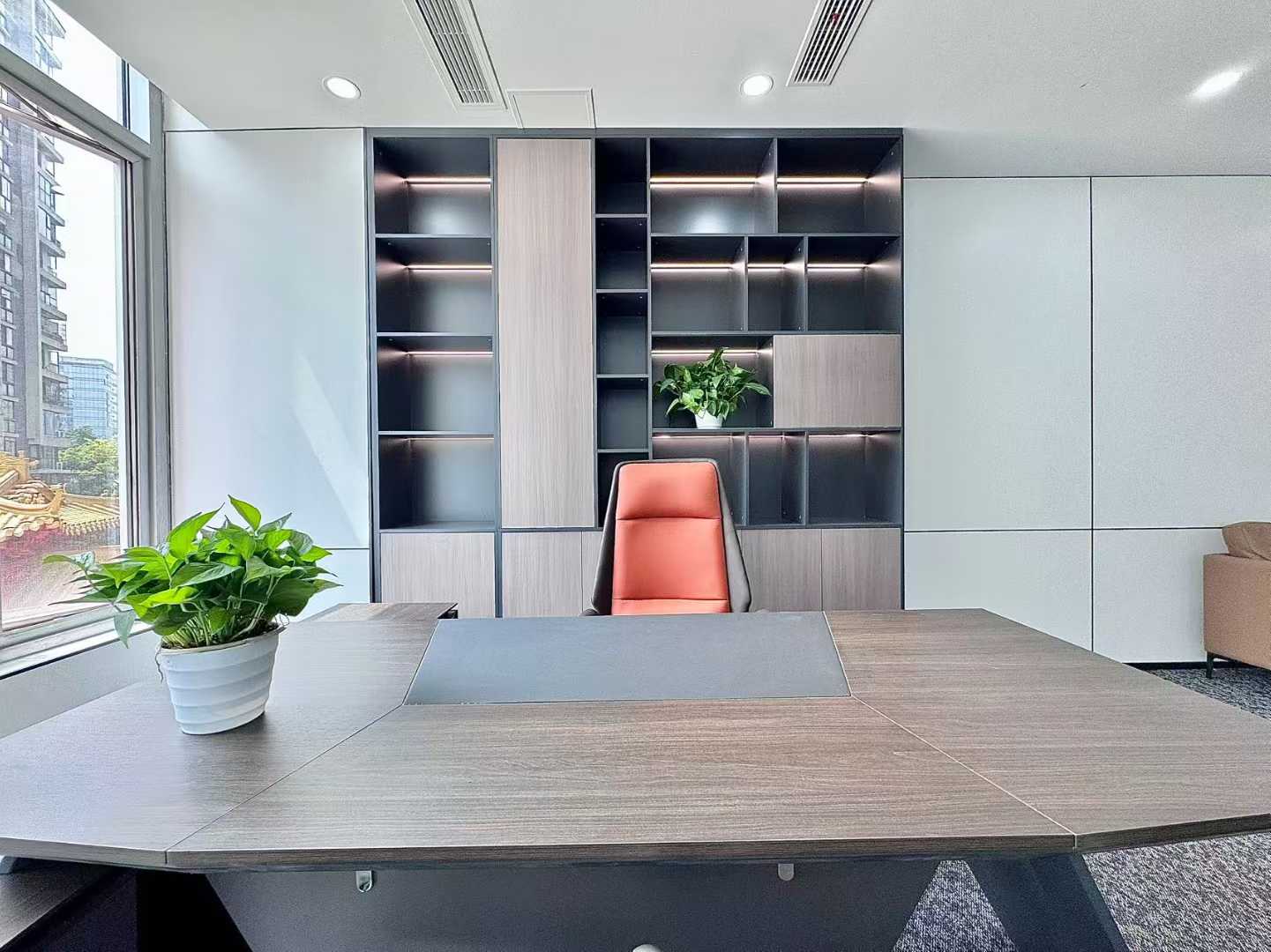 红牌楼新楼精装大面积 635.5平 6隔间+60工位+1大会议室 24小时空调 电梯口 鼎冠中心办公室出租