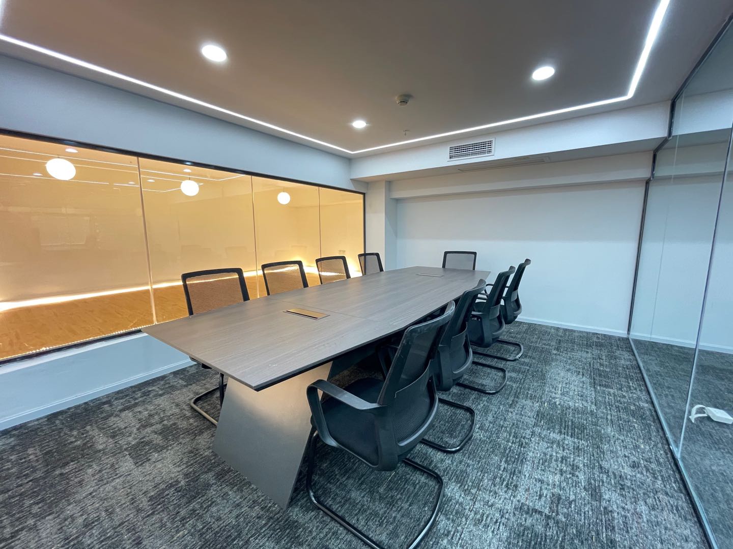 天府三街跃层纯写户型 物业费便宜 建筑140平 实得280平 3隔间50工位 福年广场办公室出租