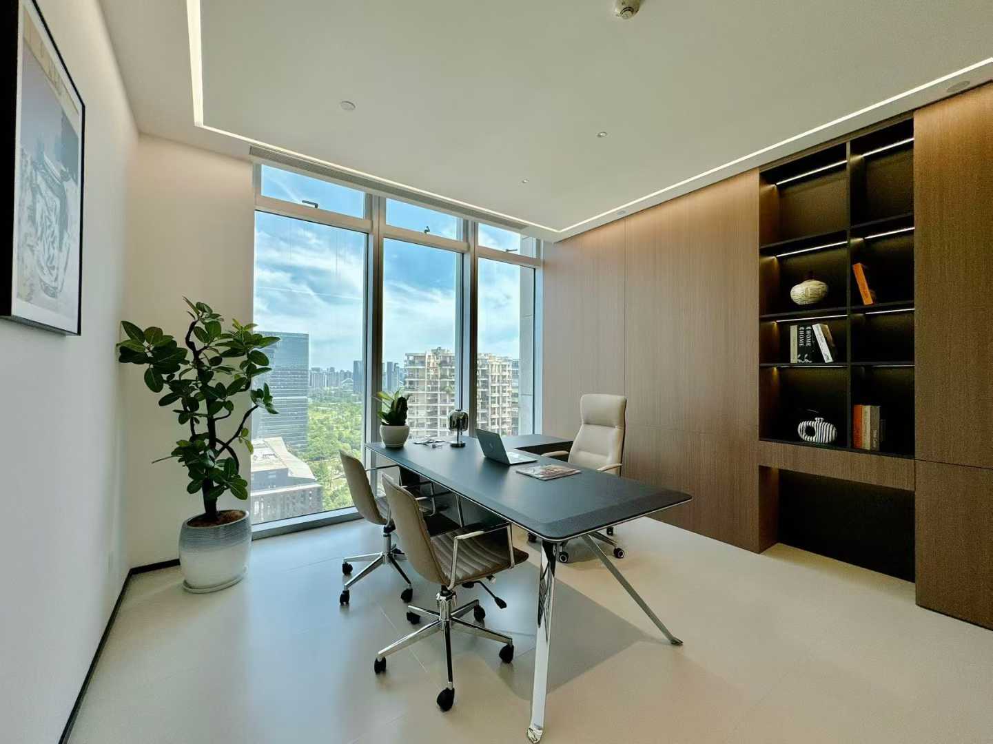 高新区世纪城地铁口 461平方 6隔间29工位 动静分区 中区视野巴适 超甲地标楼盘 棕榈泉办公室出租