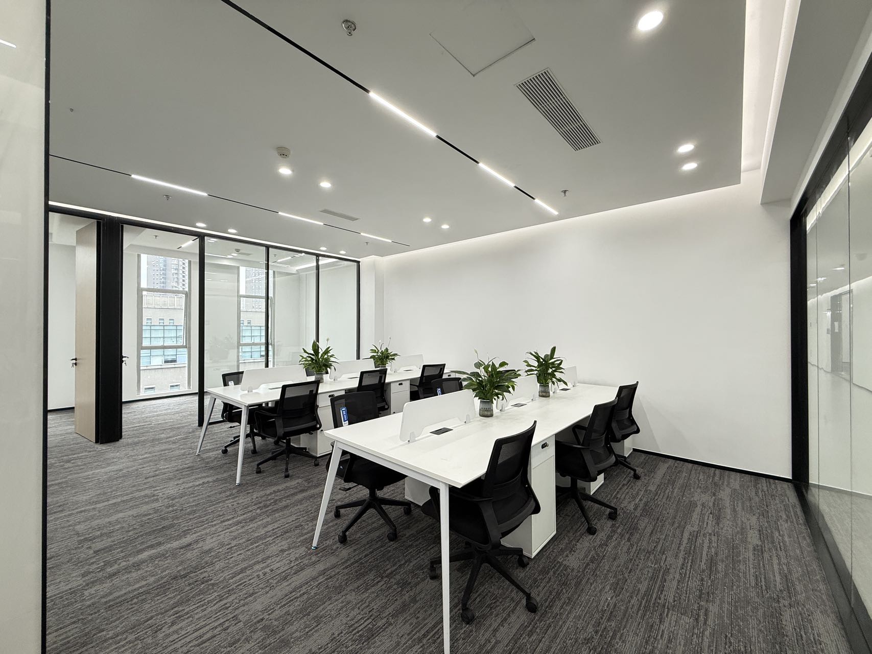 天府五街园区办公 自然氧吧 按套出租 2隔间24工位 精装带家具 含物业费 软件园D4办公室出租