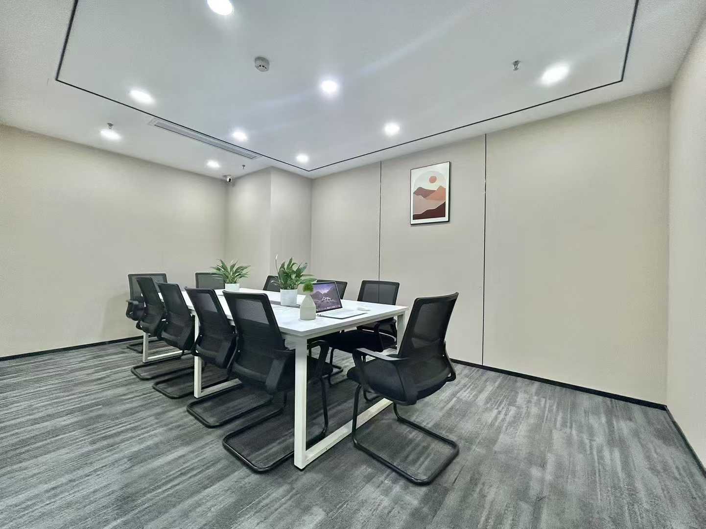 天府新区紧邻高新 带大露台 地铁口 正对电梯口 420平 7隔间20工位 所见如所得 蓝润置地广场办公室出租