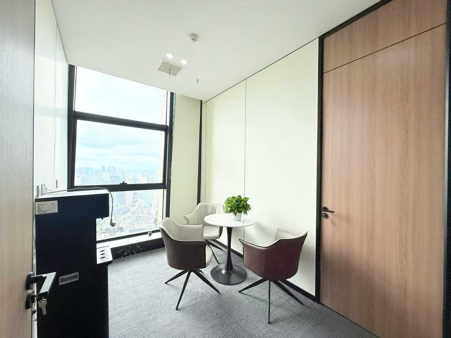 人民北路地铁口高区看锦江文殊院 292平方 6隔间20工位 24小时空调 拎包入住 配套完善 北成8号办公室出租