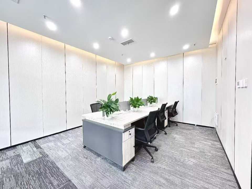 成华区龙潭寺地铁口 创业精选小面积 2隔间6工位 精装带家具 视野巴适 博汇大厦办公室出租