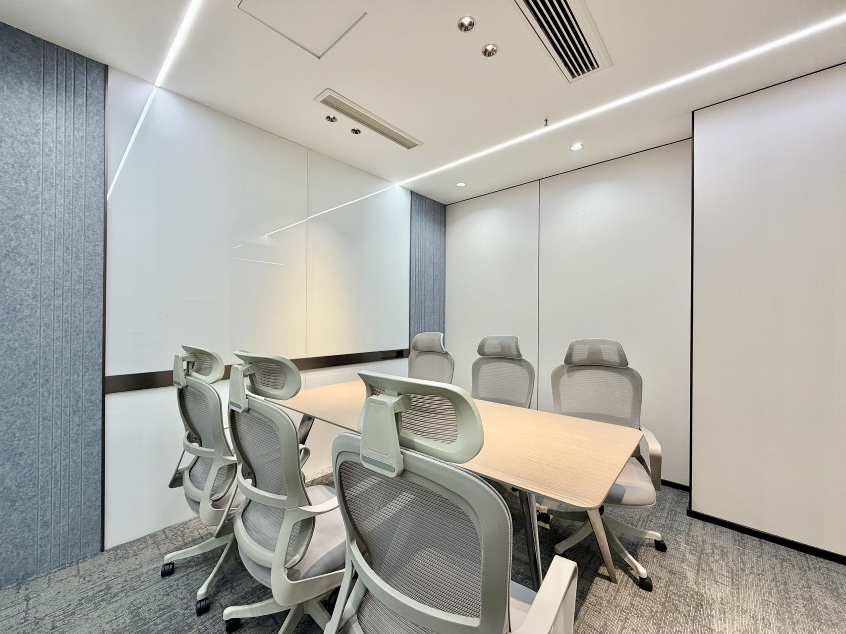 锦江区攀成钢区域 按套出租 3隔间15工位 可24小时空调 带共享配套  报价含税含物业费 摩根中心办公室出租